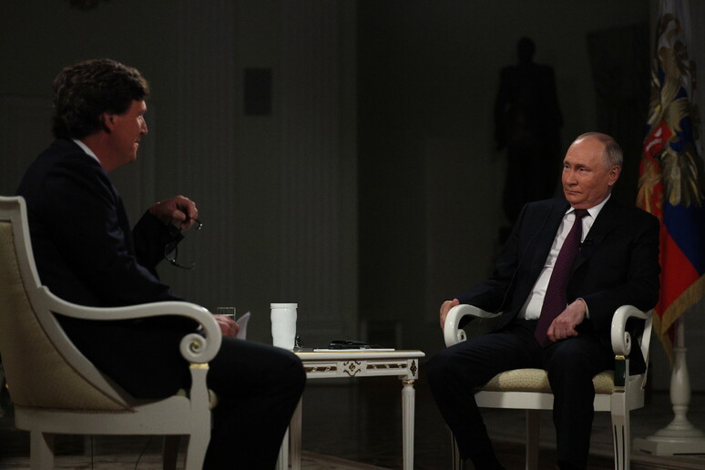 Le pillole di Vladimir e di Tucker 1 Putin e Tucker